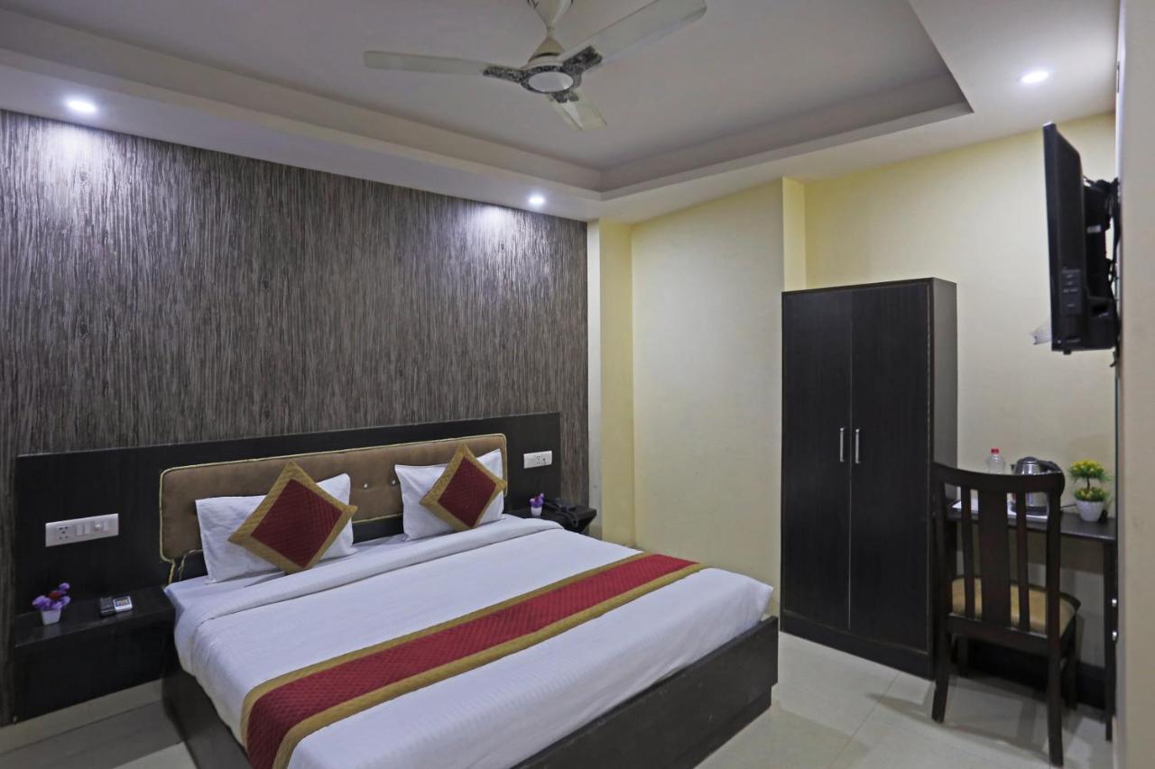 Airport Hotel Rosewood New Delhi Exterior photo