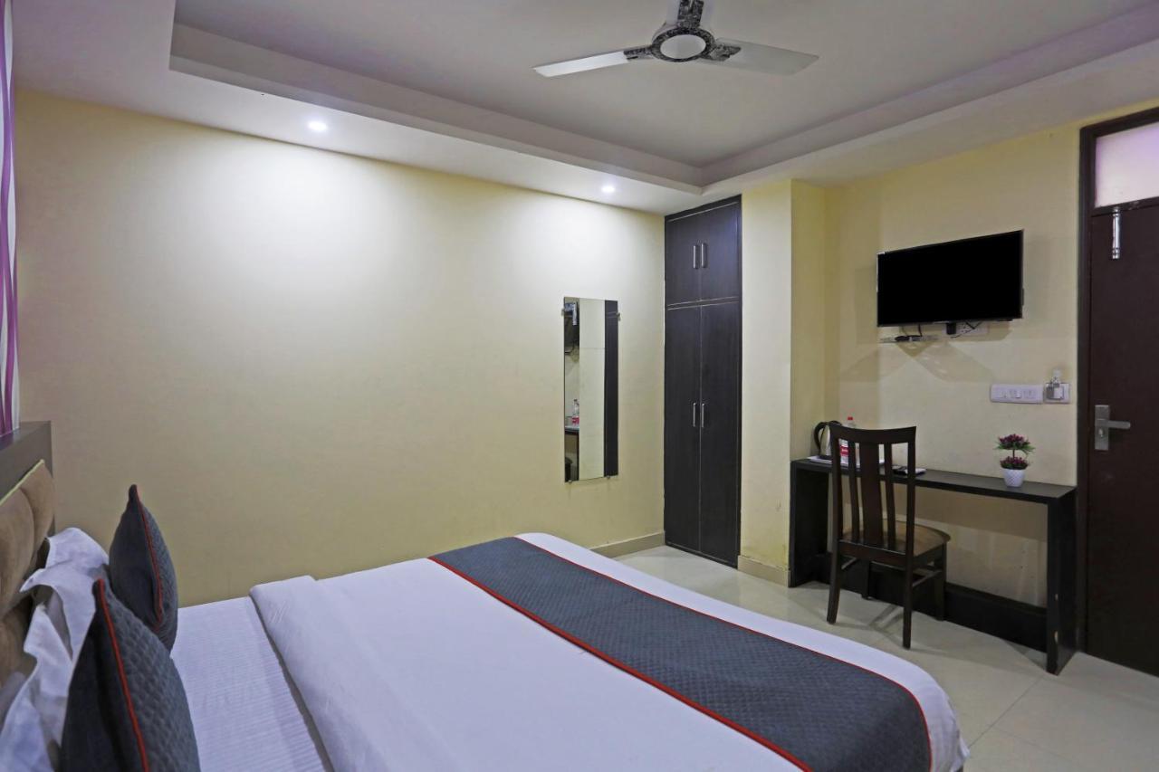 Airport Hotel Rosewood New Delhi Exterior photo
