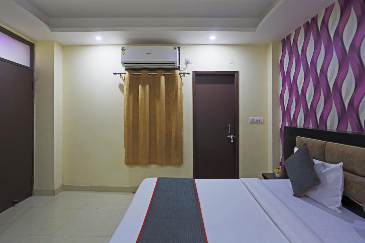Airport Hotel Rosewood New Delhi Exterior photo