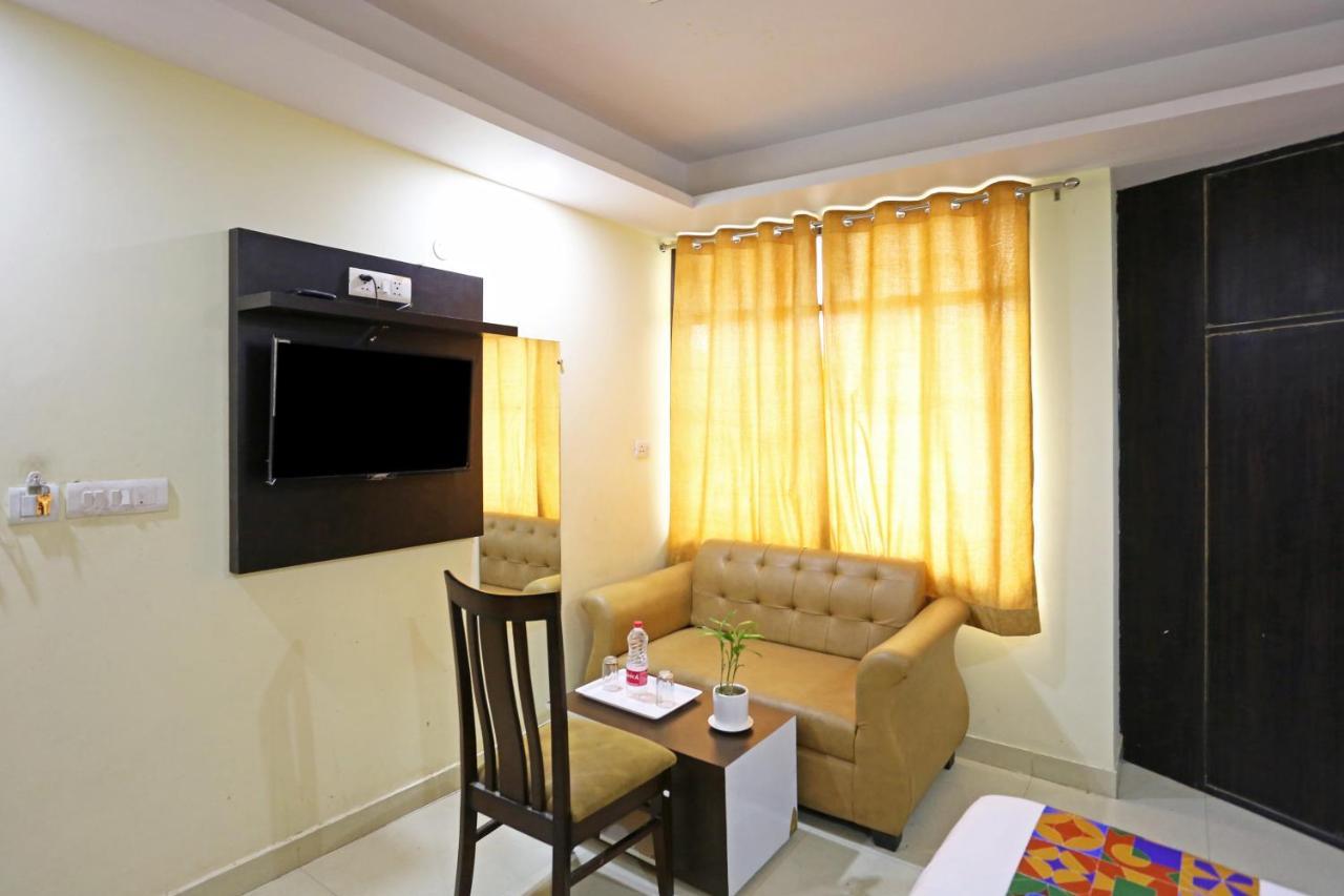 Airport Hotel Rosewood New Delhi Exterior photo