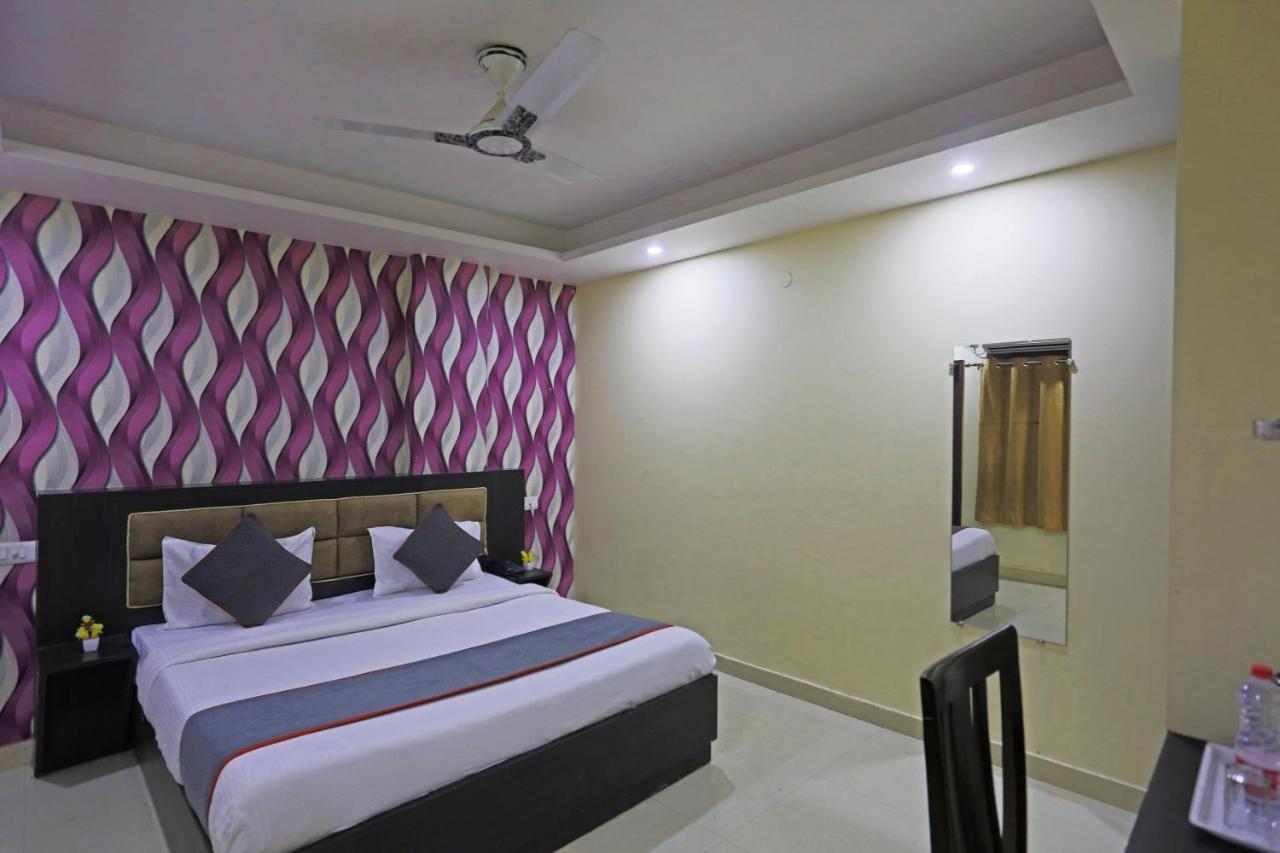 Airport Hotel Rosewood New Delhi Exterior photo