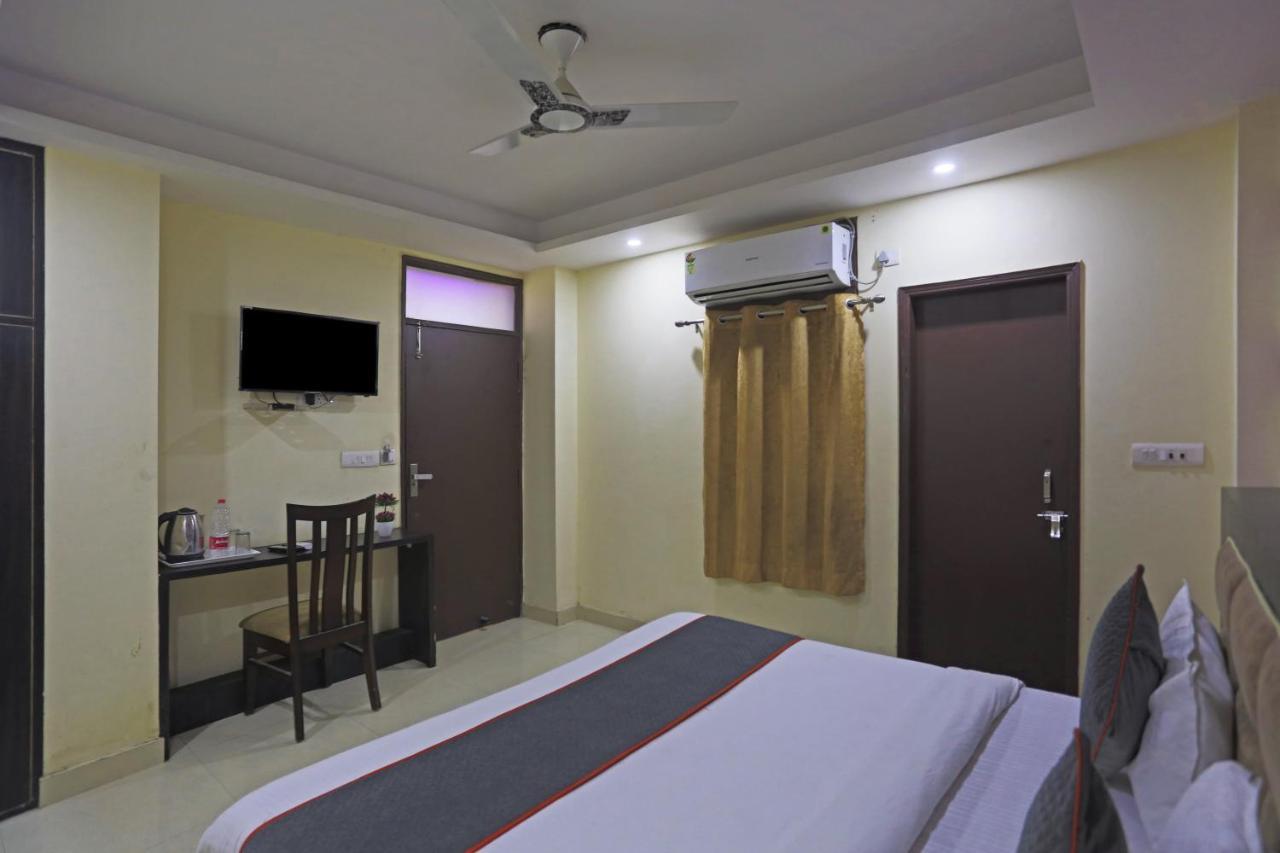 Airport Hotel Rosewood New Delhi Exterior photo