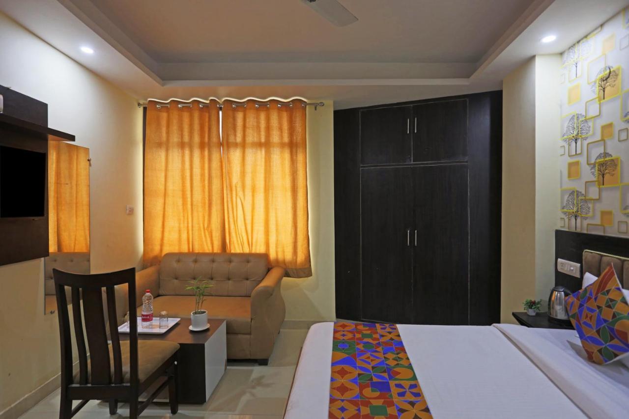 Airport Hotel Rosewood New Delhi Exterior photo